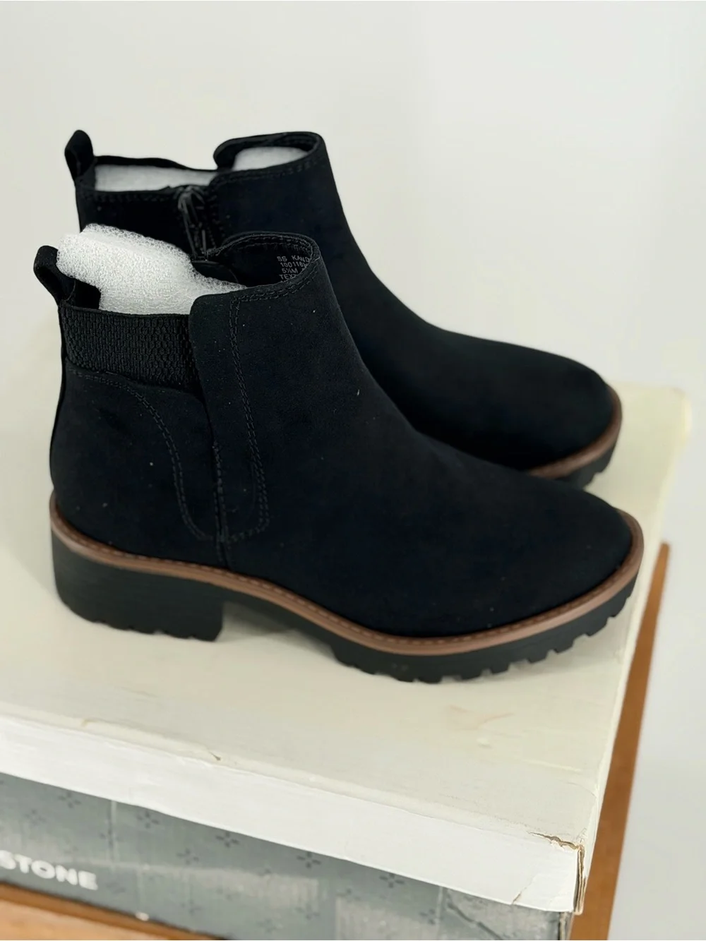 New Sun + Stone Black Chelsea Bootie with Lug Sole size 5.5 M